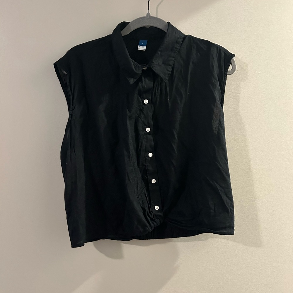 Old Navy Sleeveless Button-Down Cropped Shirt